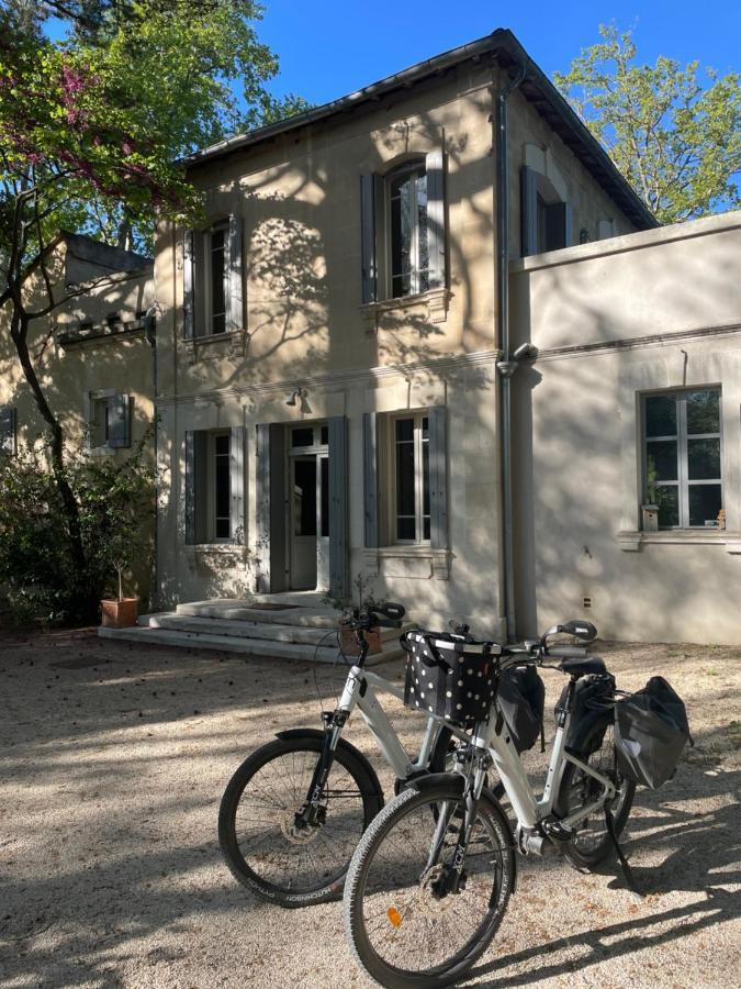 Ermitage Notre Dame De Vacquieres Bed & Breakfast Noves Exterior photo
