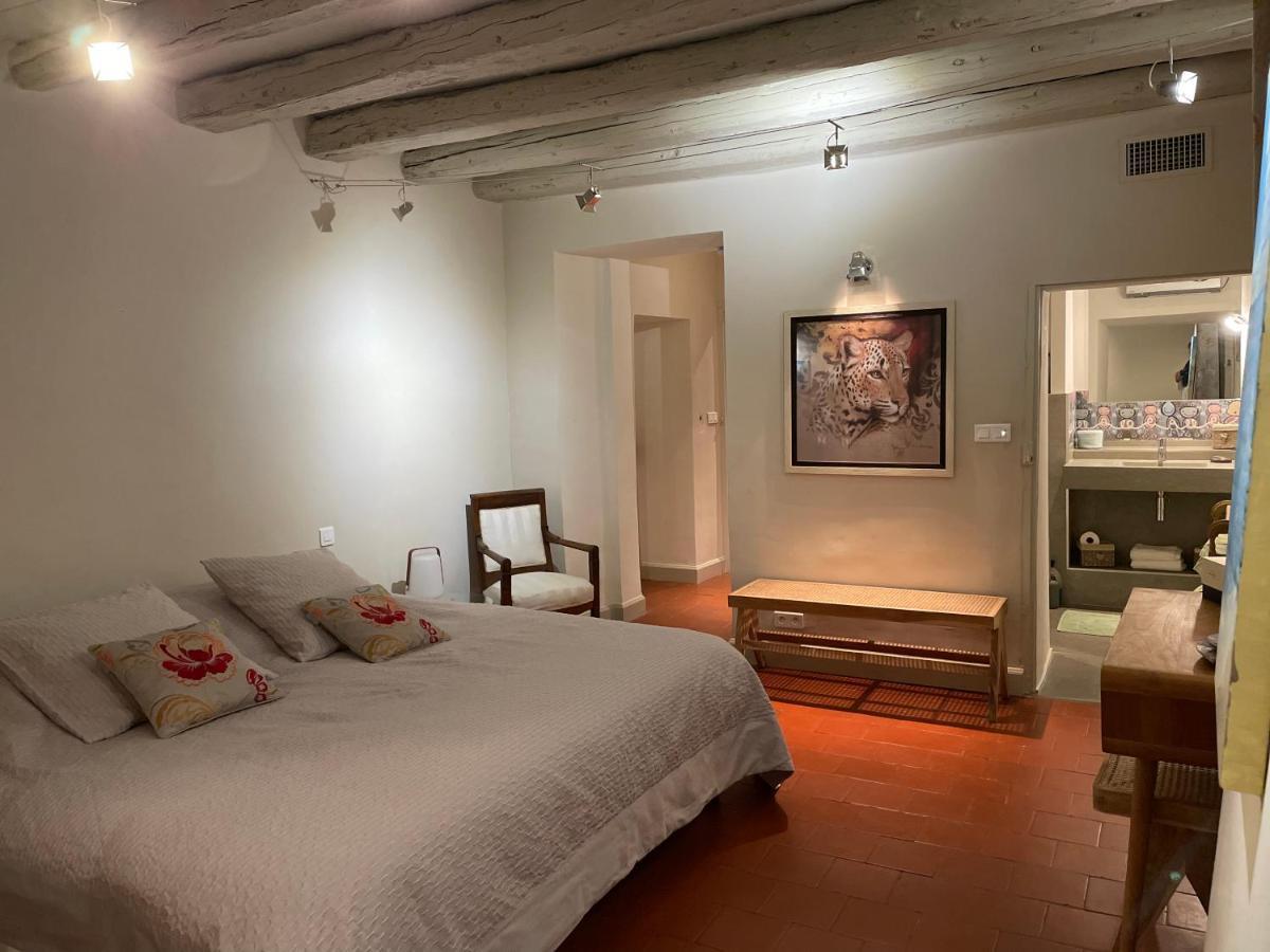 Ermitage Notre Dame De Vacquieres Bed & Breakfast Noves Exterior photo